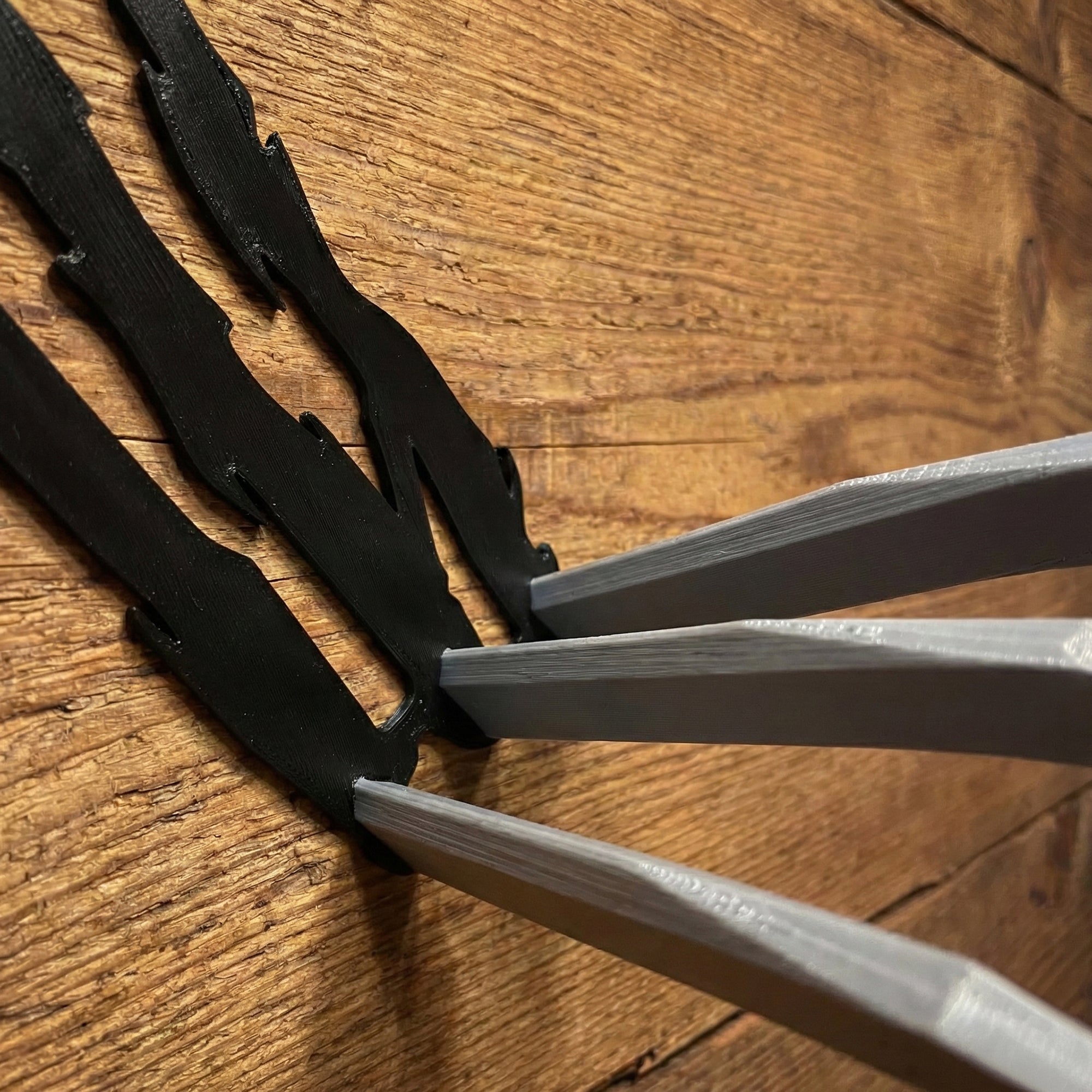 3D Wolverine Claw Wall Mount